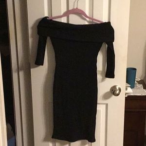 XS LuLus Off Shoulder Fitted Dress.
